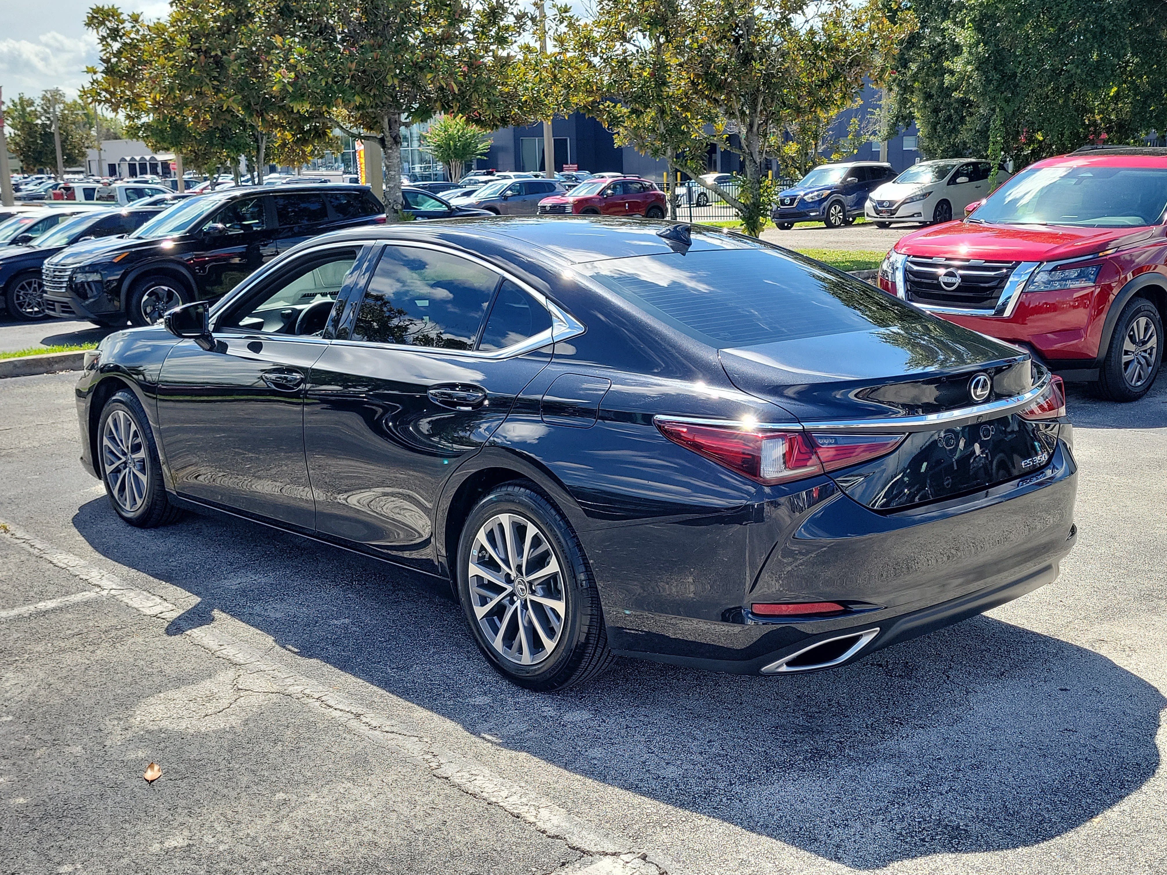 Used 2022 Lexus ES 350 w/ Accessory Package FWD image 8