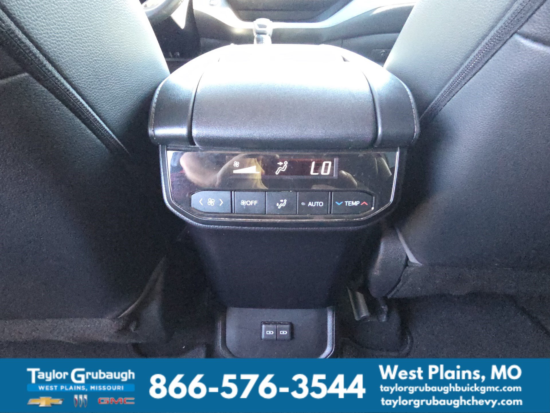 Used 2023 Toyota Highlander XLE AWD/4WD image 31
