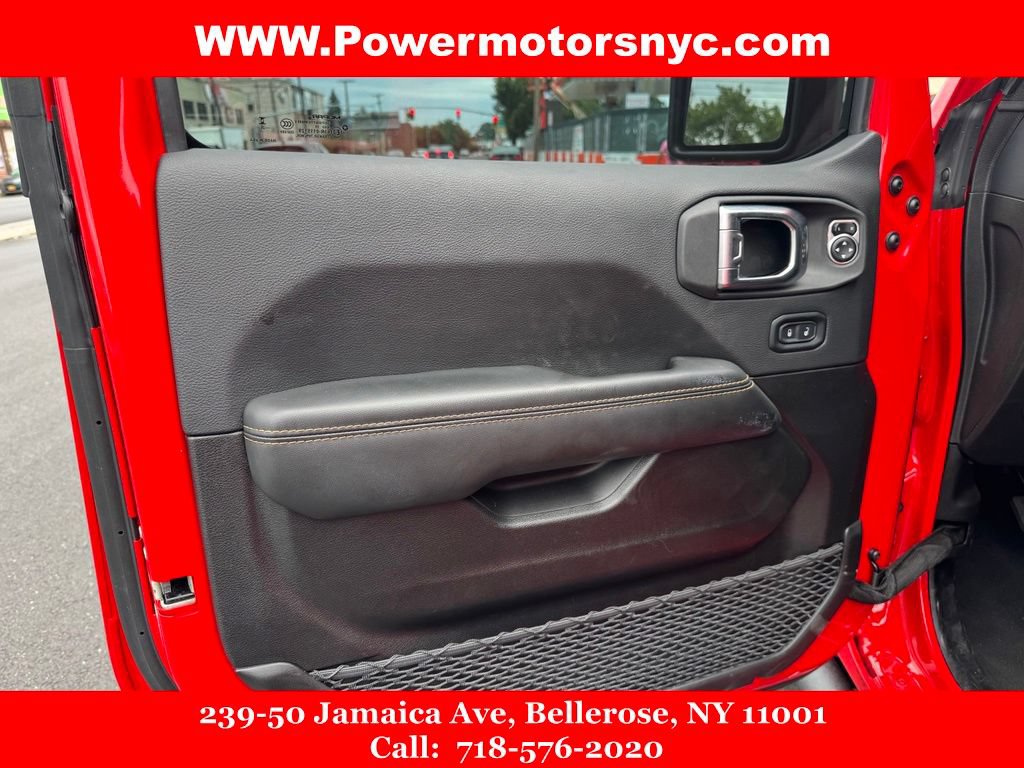 Used 2025 Jeep Wrangler Unlimited Sahara w/ Safety Group AWD/4WD image 16