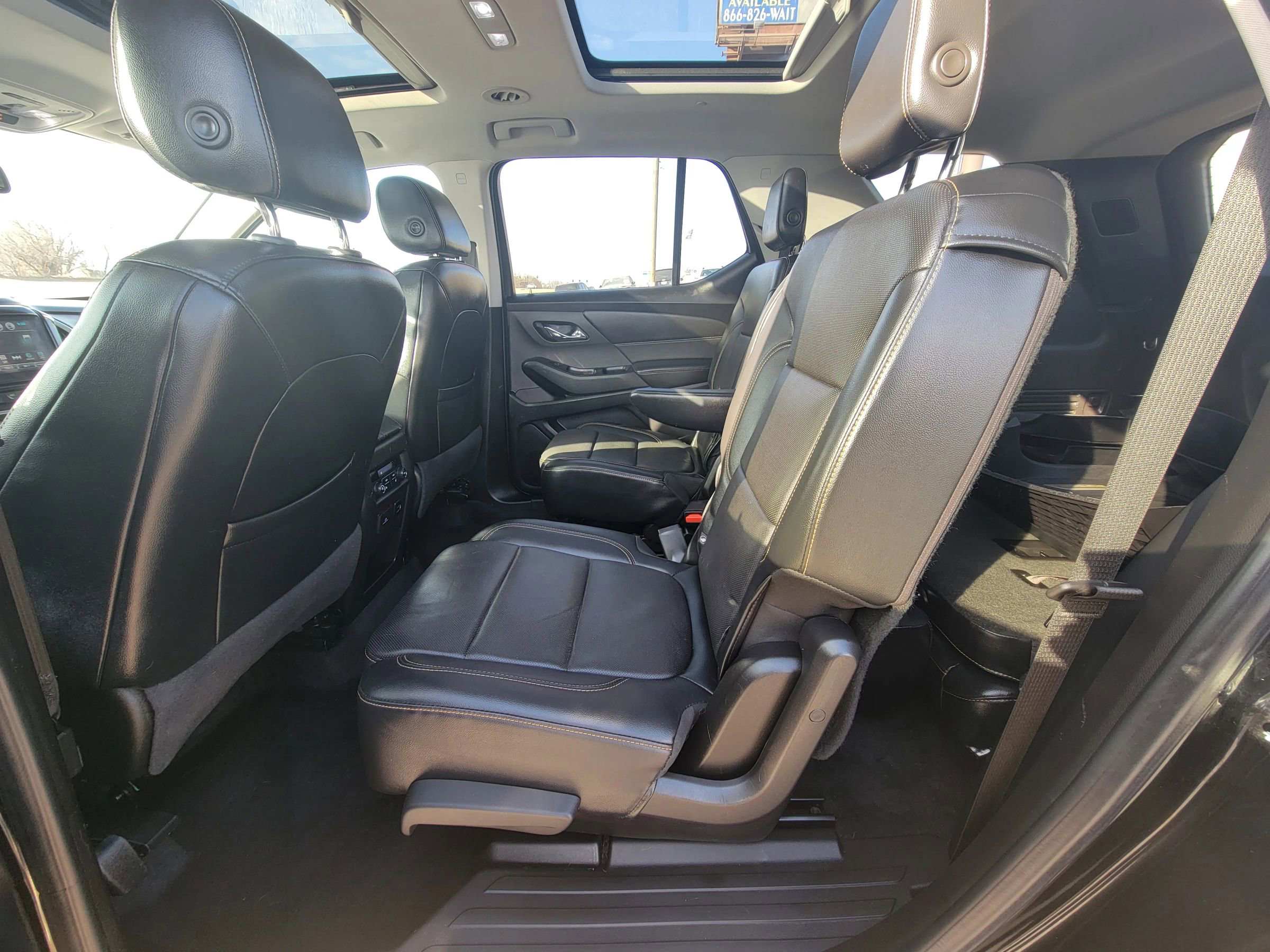 Used 2018 Chevrolet Traverse Premier image 18