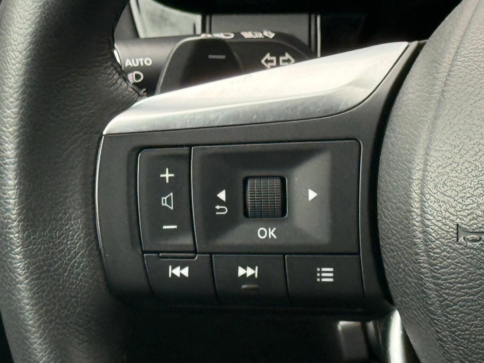 Used 2023 INFINITI QX60 Luxe w/ Performance Audio Package AWD/4WD image 38