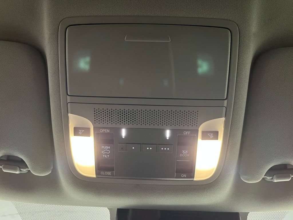 Used 2020 Acura MDX SH-AWD image 9