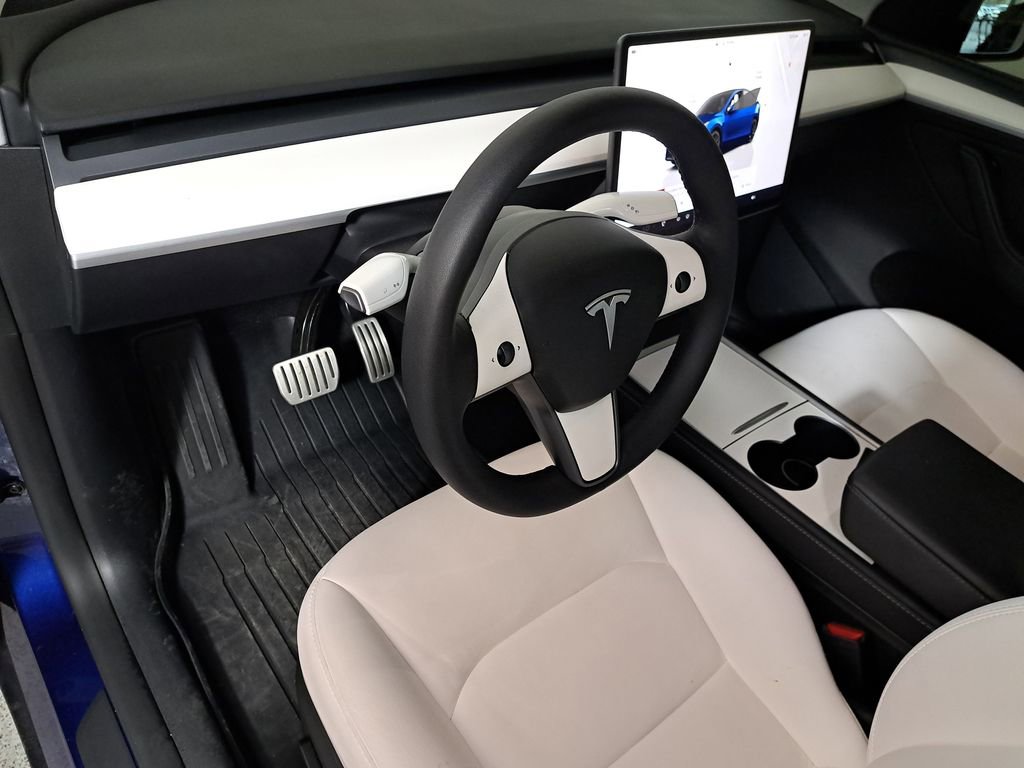 Used 2024 Tesla Model Y Performance image 10
