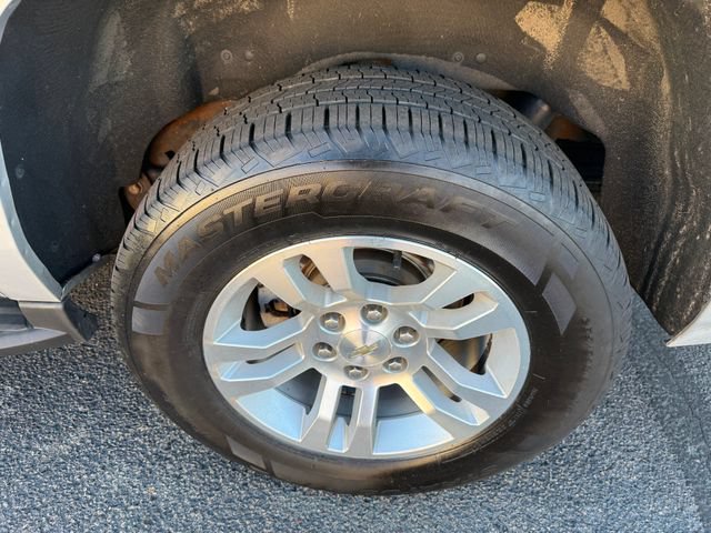 Used 2020 Chevrolet Suburban LT AWD/4WD image 17