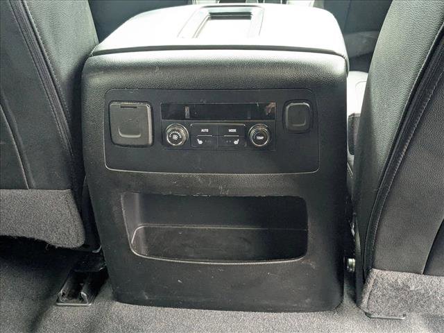 Used 2020 Chevrolet Suburban LT w/ Luxury Package image 16