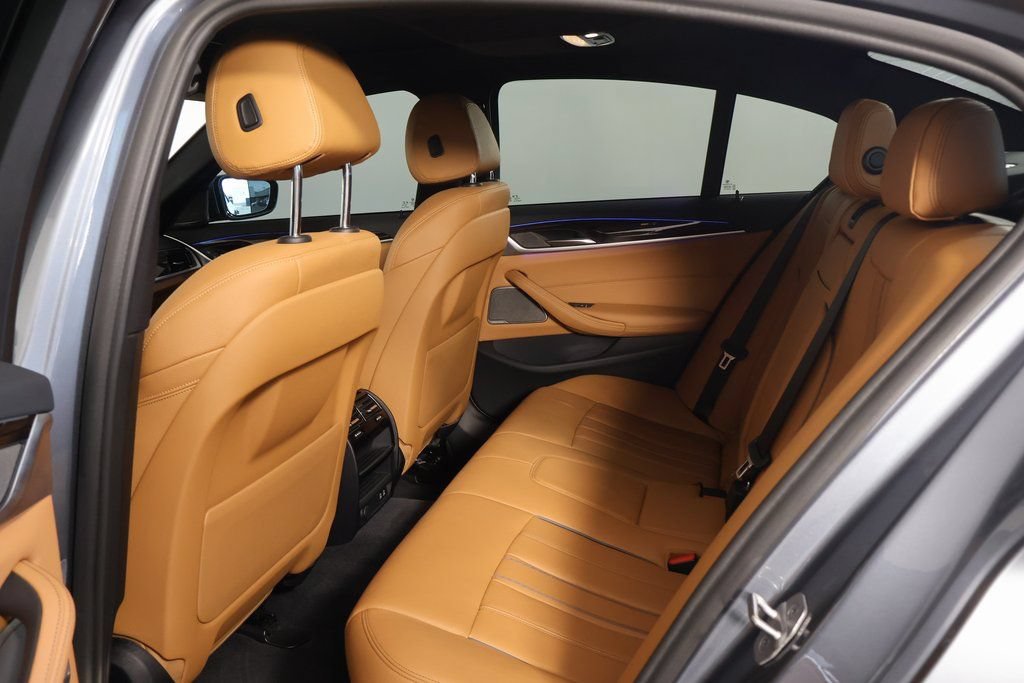 Used 2022 BMW 530i w/ Premium Package RWD image 11