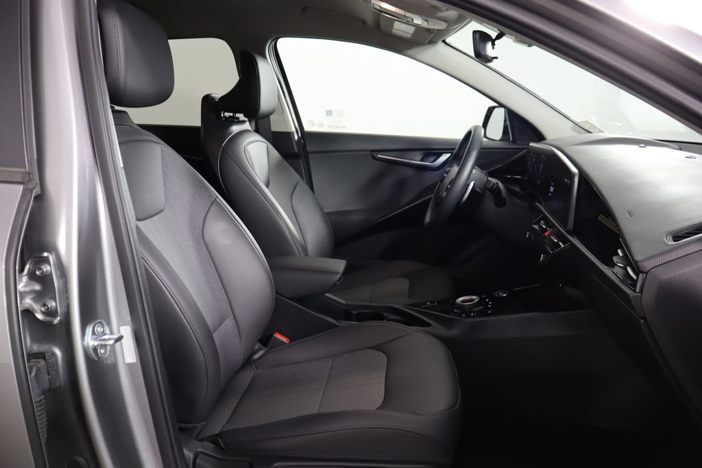 Used 2023 Kia Niro Wind w/ Wind Preserve Package FWD image 11