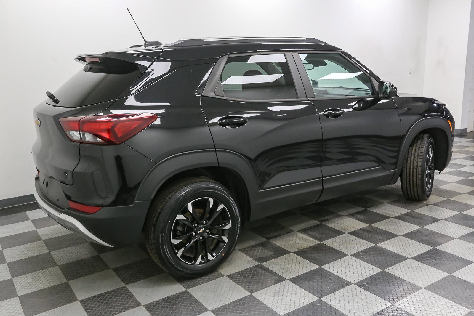 Used 2021 Chevrolet TrailBlazer LT w/ Convenience Package image 9