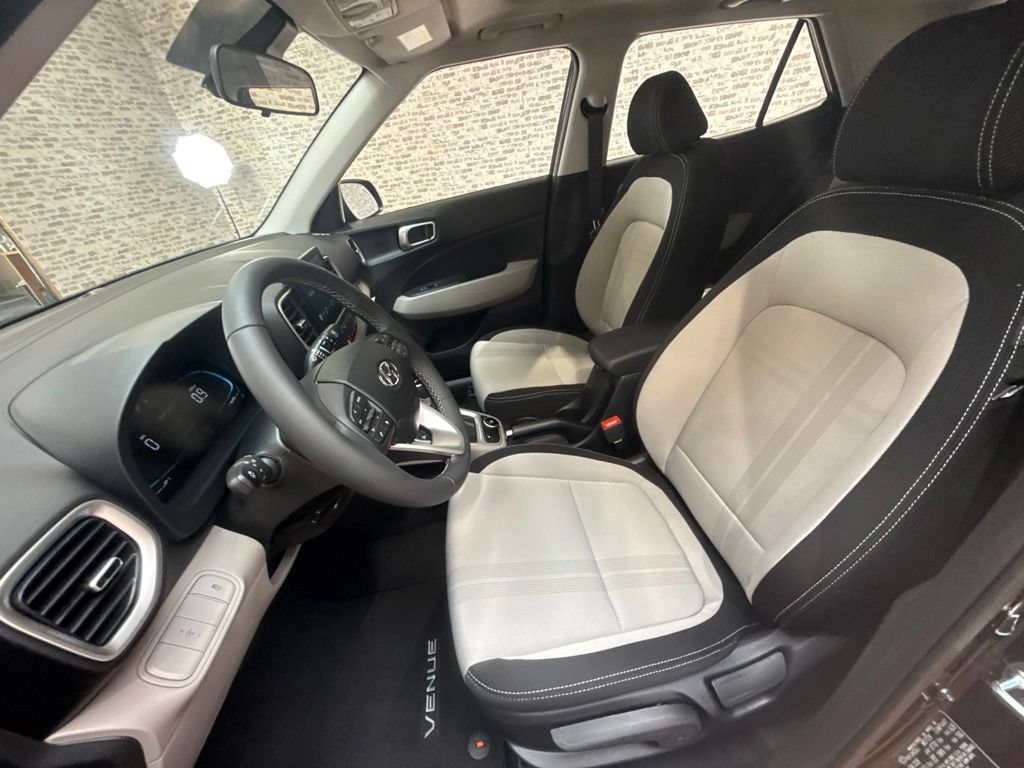 New 2026 Hyundai Venue SEL FWD image 24