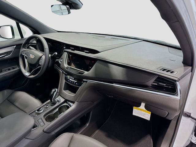 New 2025 Cadillac XT6 Luxury image 26