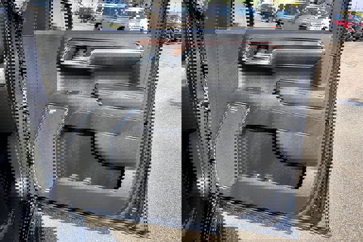 Used 2022 GMC Sierra 1500 SLT w/ SLT Convenience Package image 22