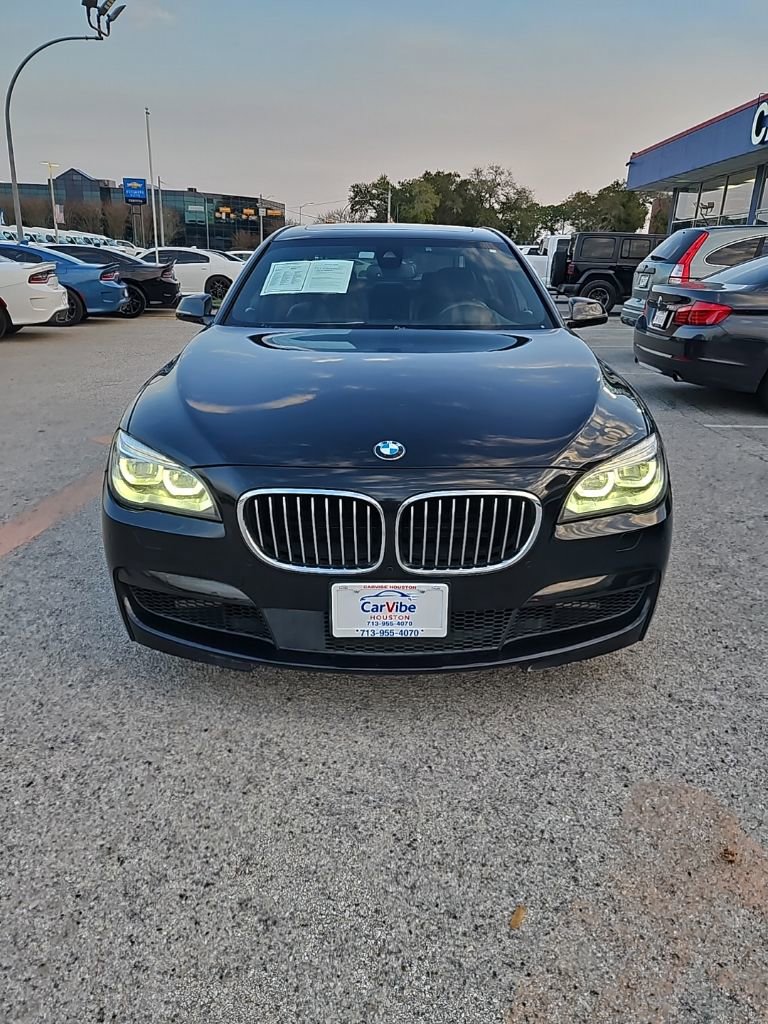 Used 2015 BMW 750i image 2