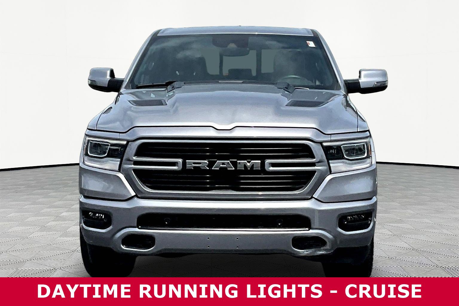 Used 2023 RAM 1500 Laramie AWD/4WD image 2