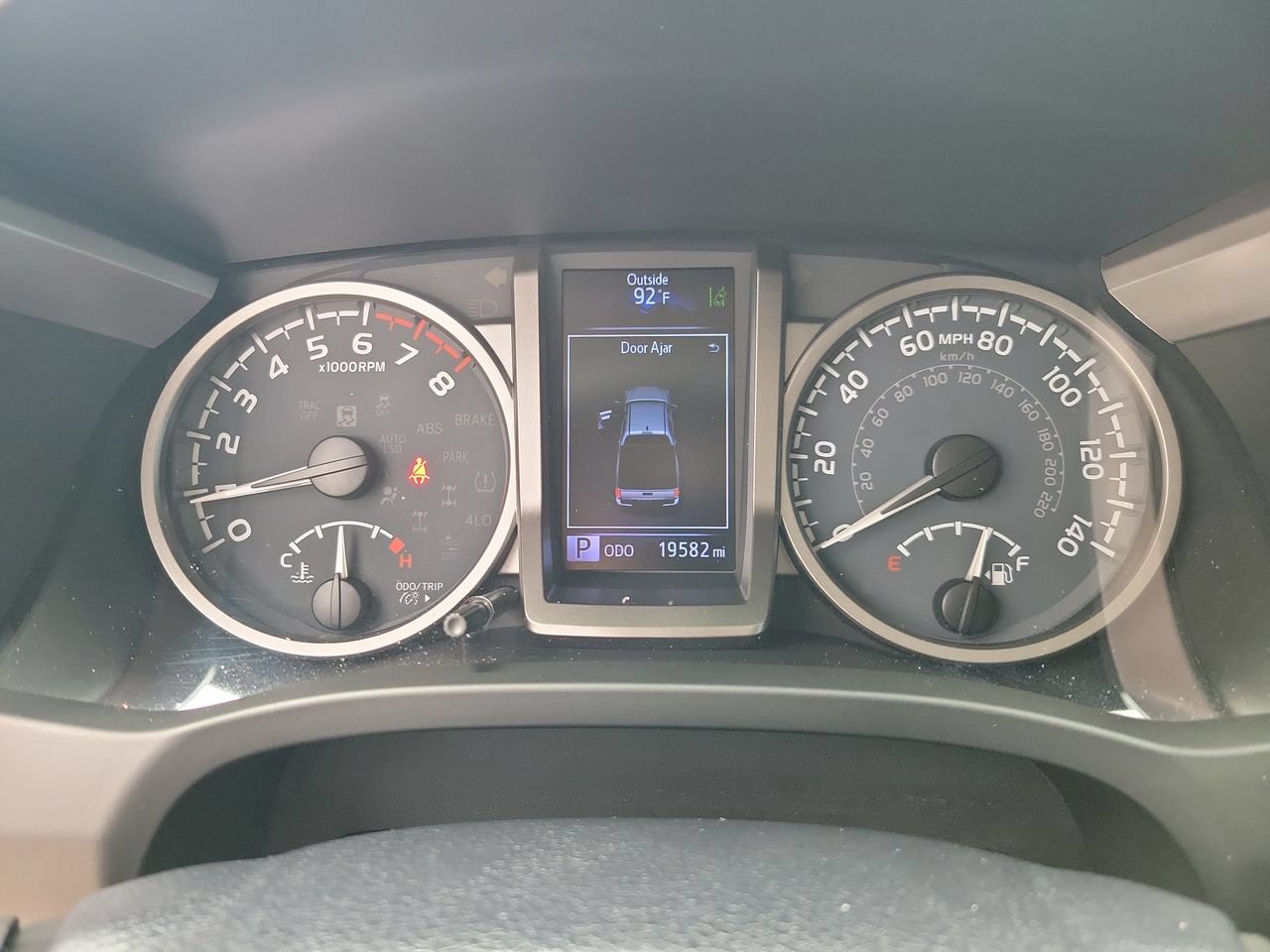 Used 2020 Toyota Tacoma SR5 RWD image 21
