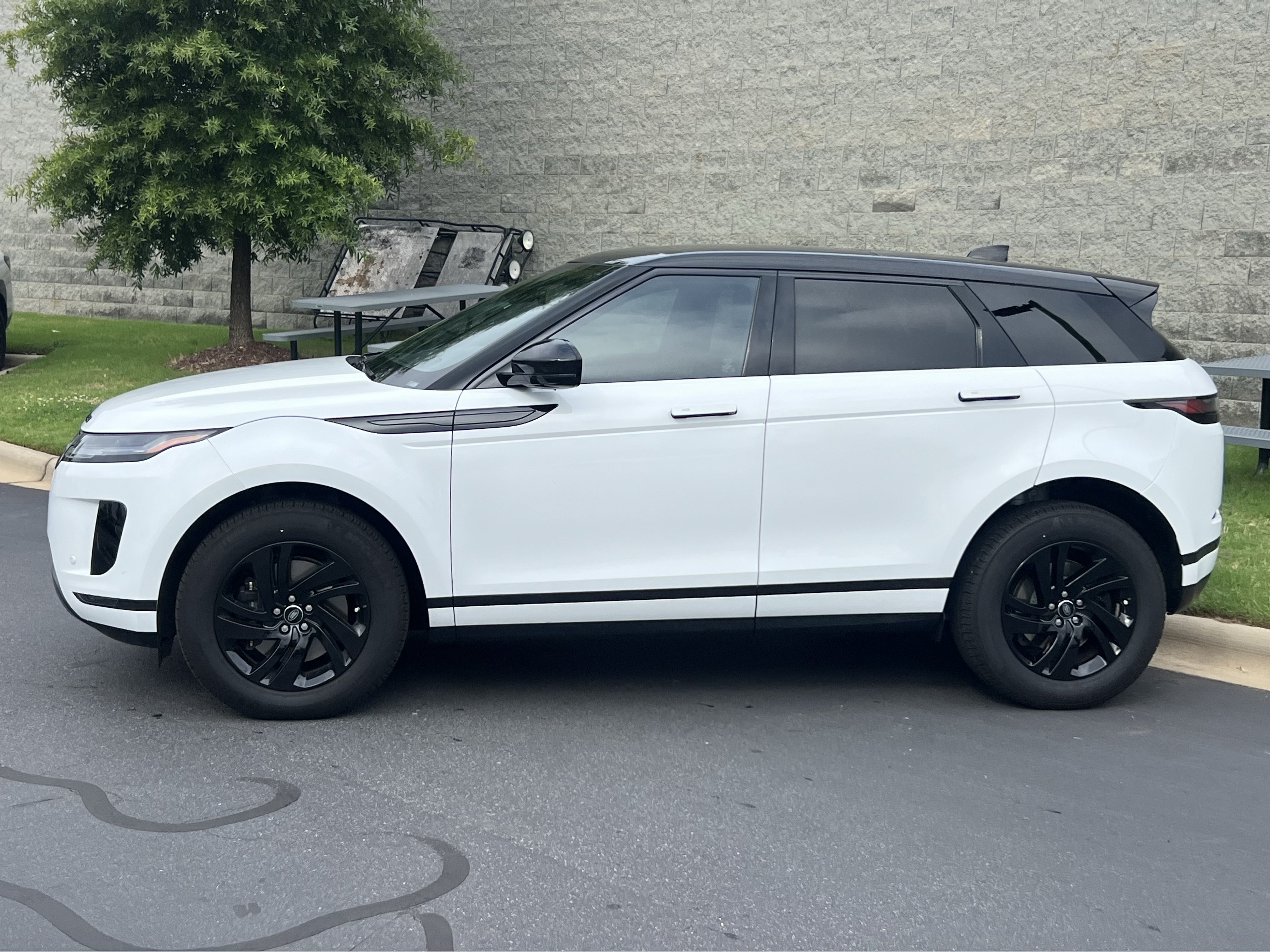 Certified 2026 Land Rover Range Rover Evoque S AWD/4WD image 4