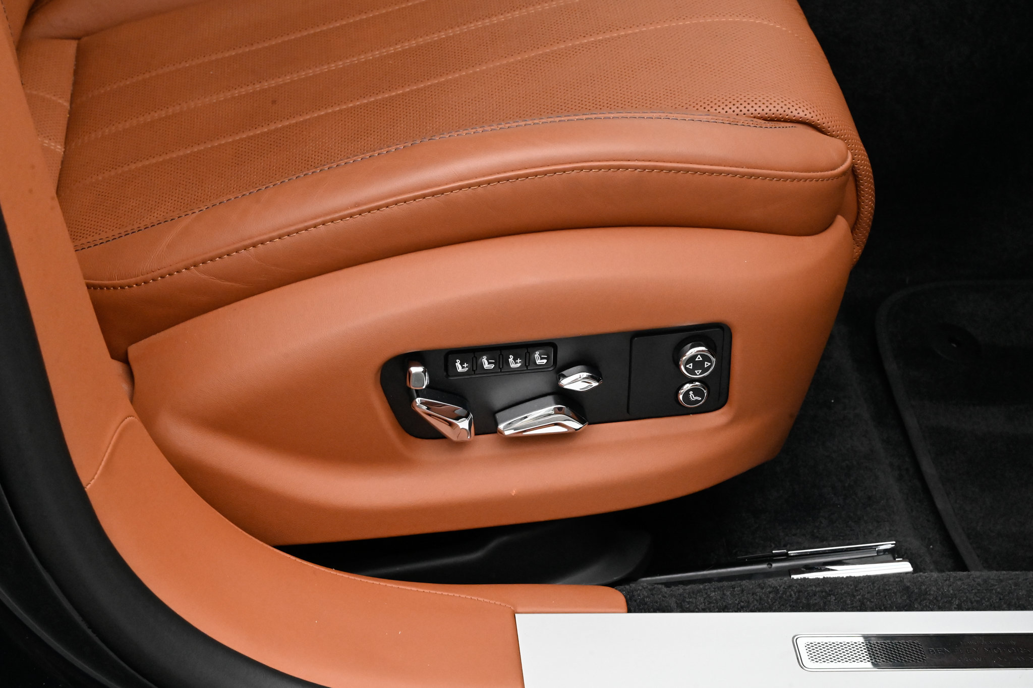 Used 2022 Bentley Flying Spur V8 AWD/4WD image 62