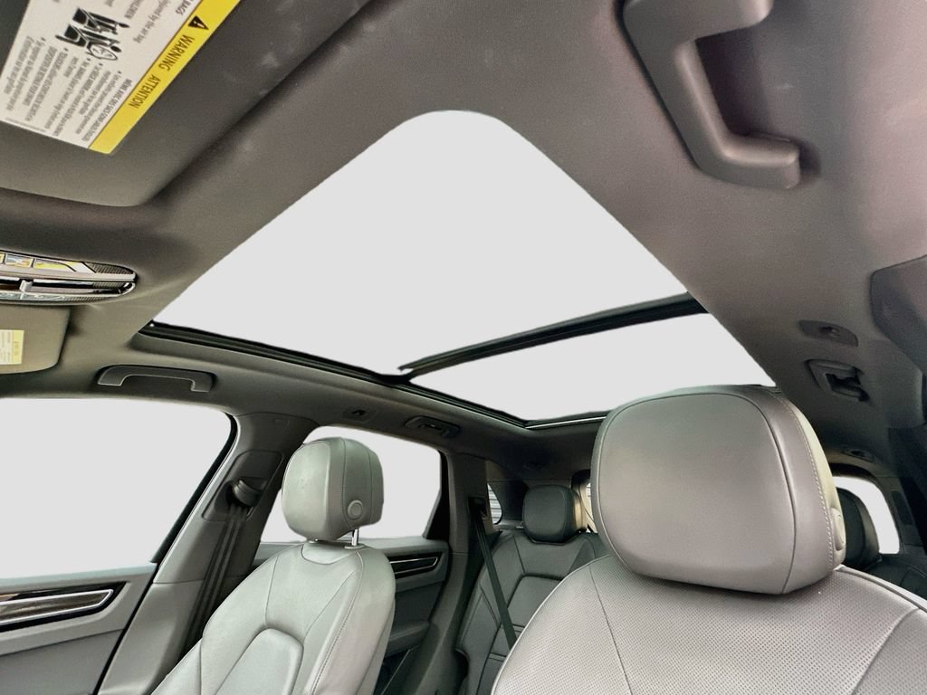 Certified 2020 Porsche Cayenne E-Hybrid AWD/4WD image 14