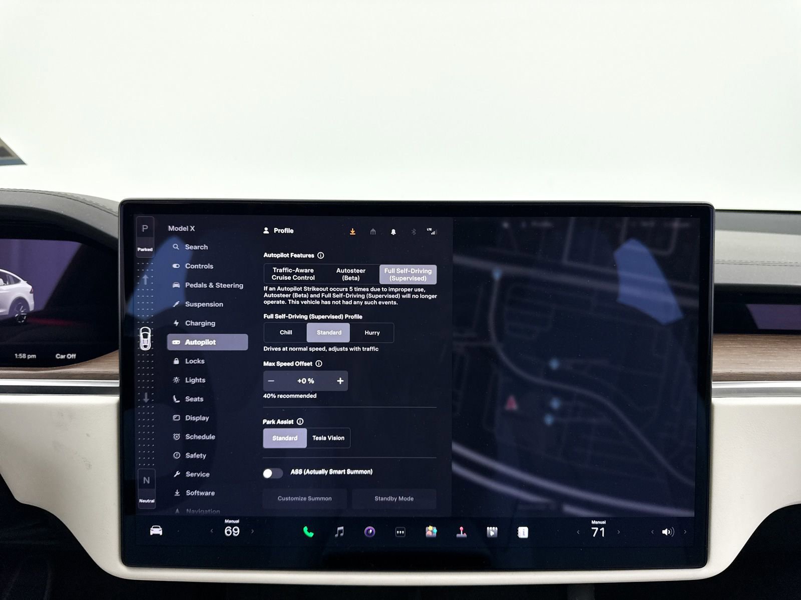 Used 2022 Tesla Model X image 8