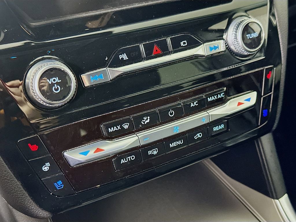 Used 2022 Ford Explorer Limited image 27