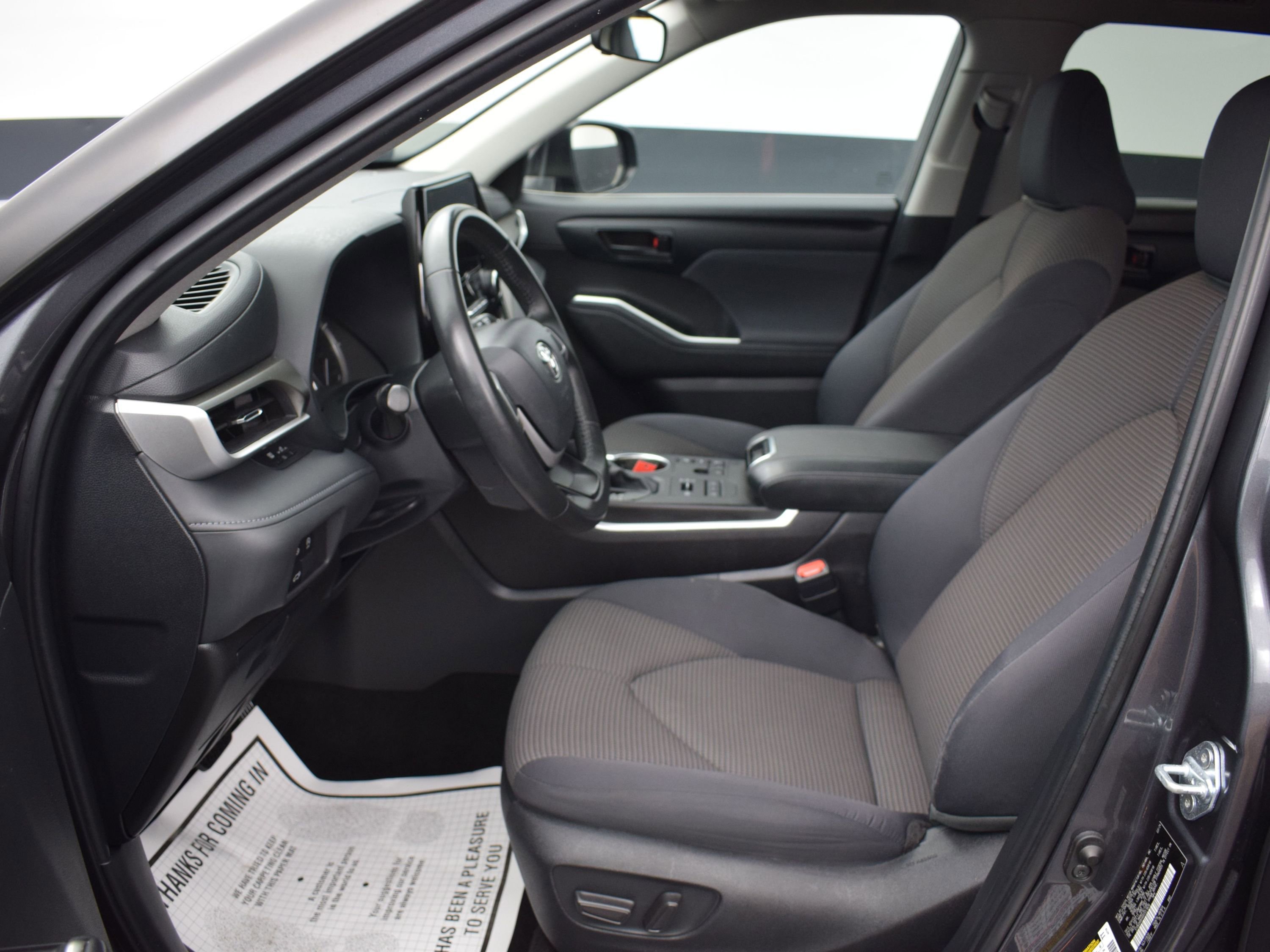 Used 2024 Toyota Highlander LE image 16