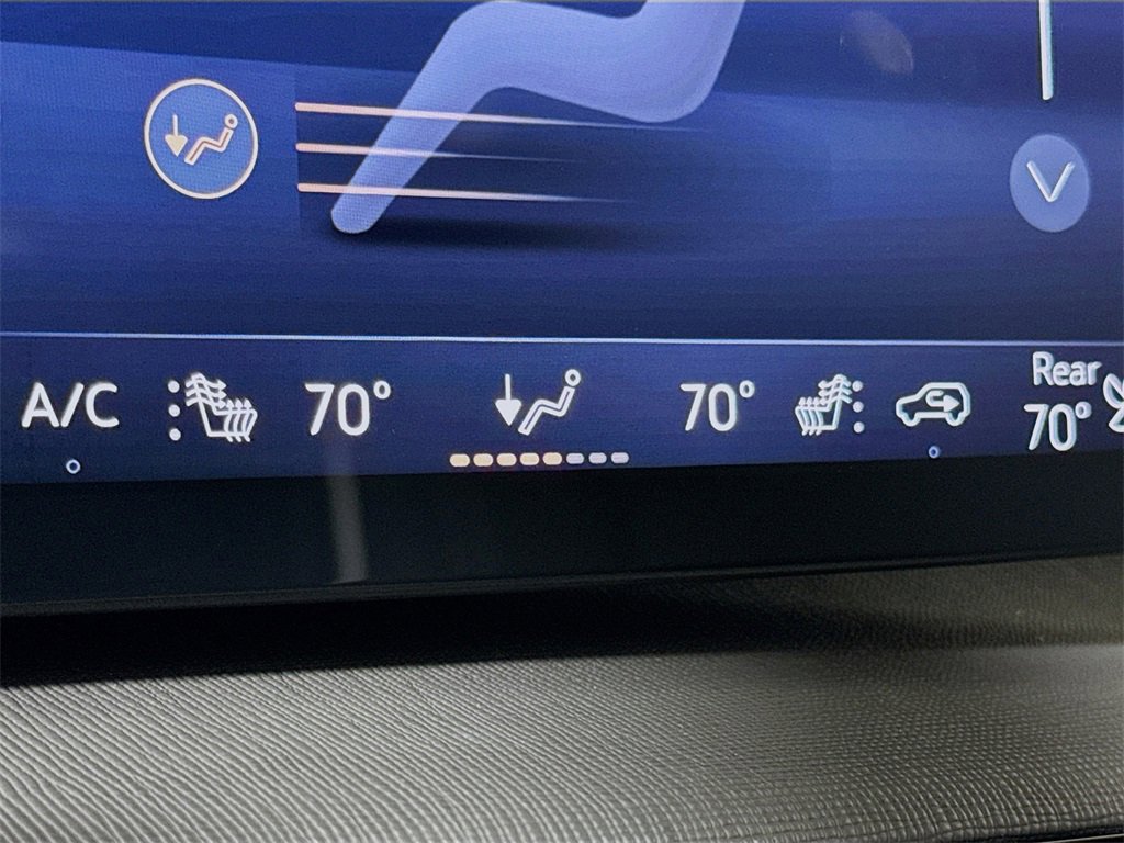 Used 2025 Buick Enclave Preferred image 19