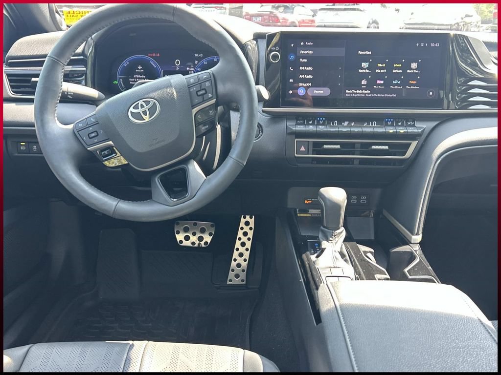 Used 2025 Toyota Camry Hybrid FWD image 23