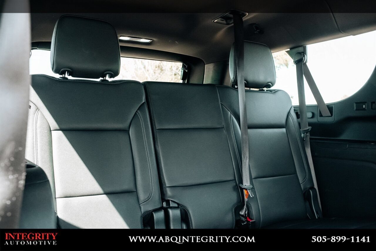 Used 2024 Chevrolet Suburban LT RWD image 46