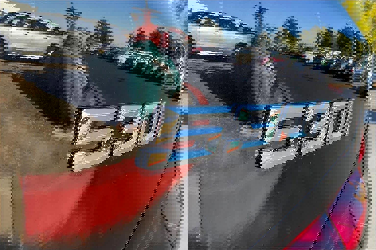 Used 2022 BMW 530i xDrive w/ Premium Package image 11