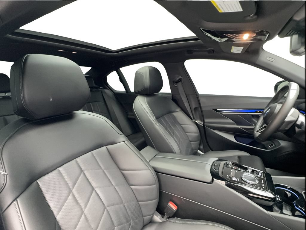 Used 2024 BMW i5 eDrive40i w/ Executive Package RWD image 28