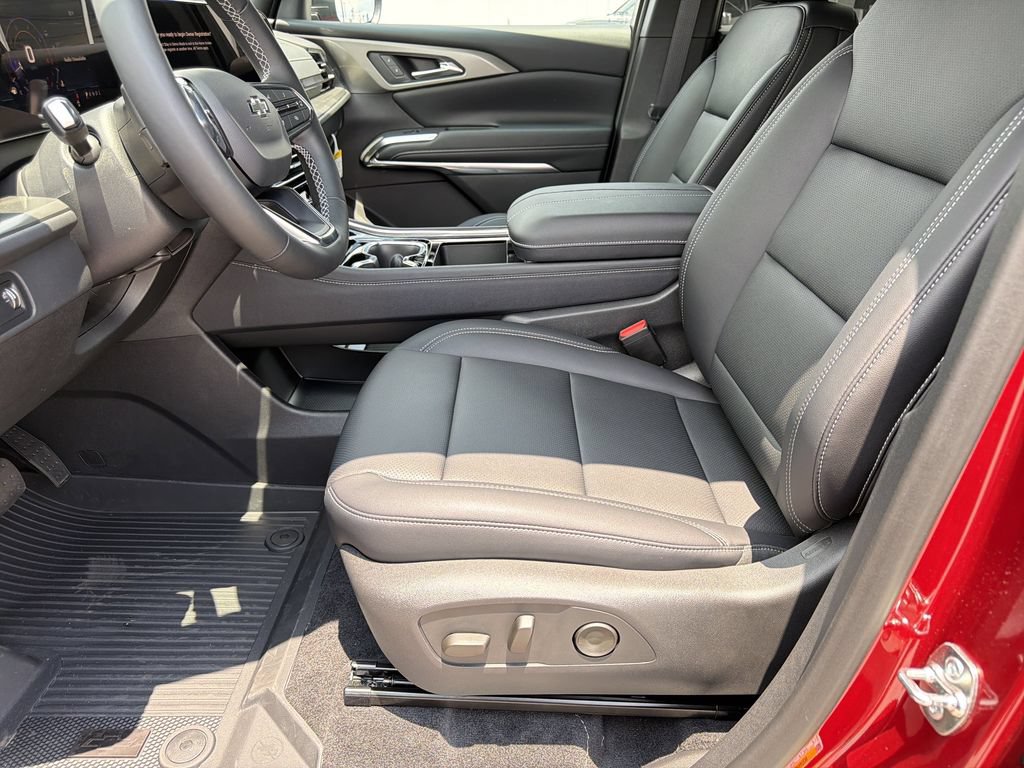 New 2026 Chevrolet Traverse LT w/ Midnight/Sport Edition FWD image 15