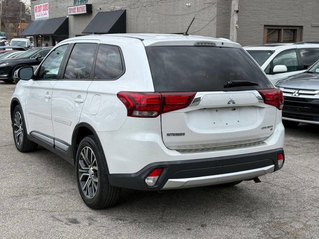 Used 2016 Mitsubishi Outlander SE image 5