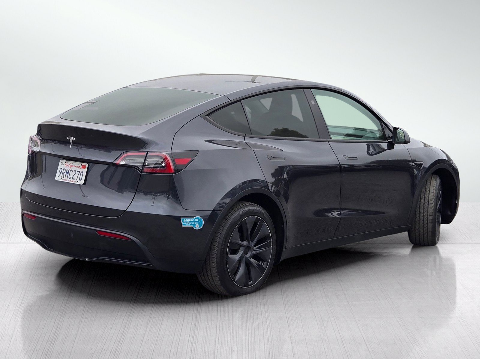 Used 2025 Tesla Model Y Long Range RWD image 4
