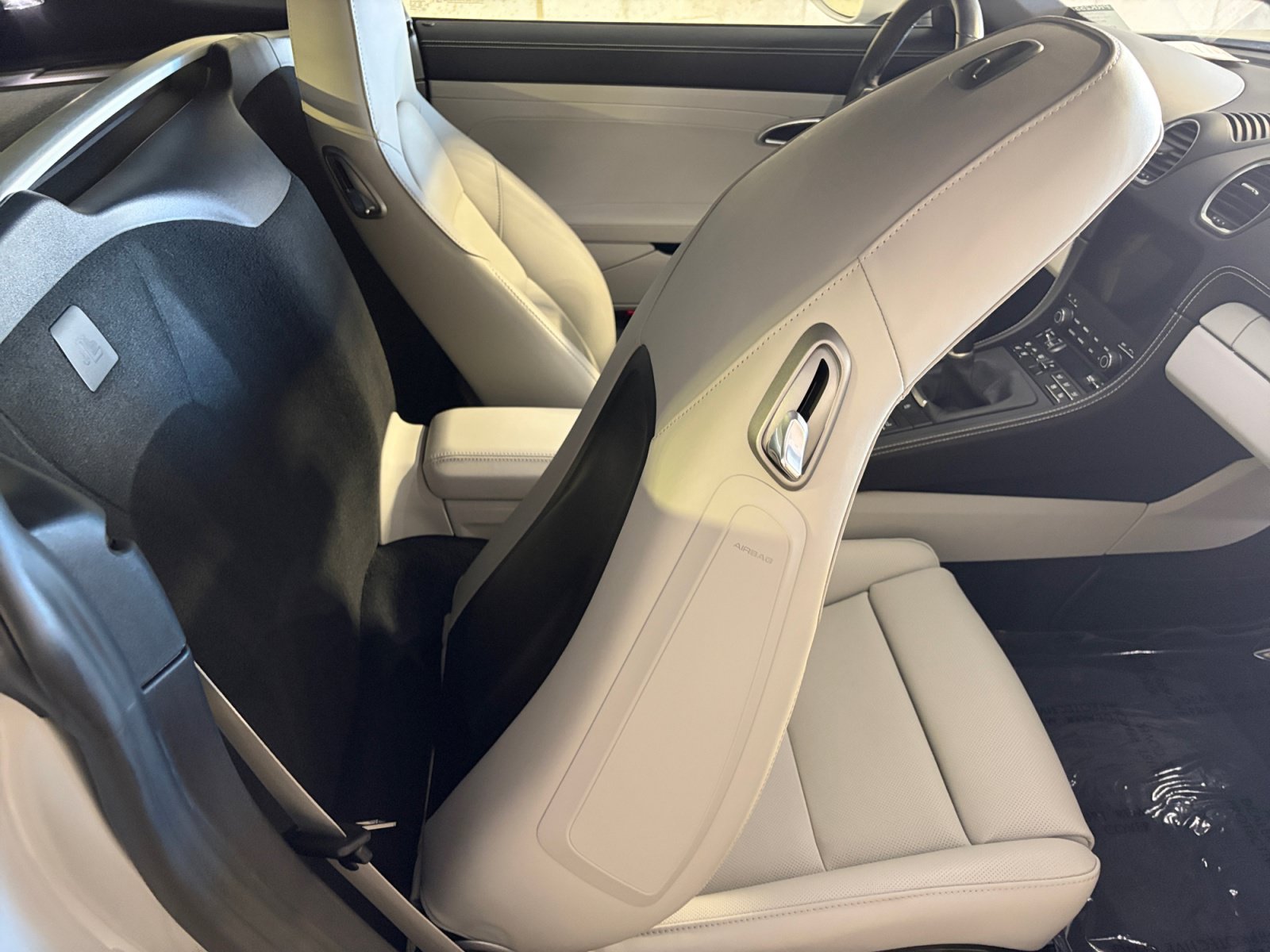 Certified 2024 Porsche 718 Cayman RWD image 28