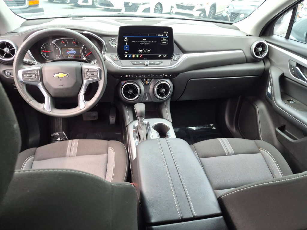 Used 2025 Chevrolet Blazer LT FWD image 26