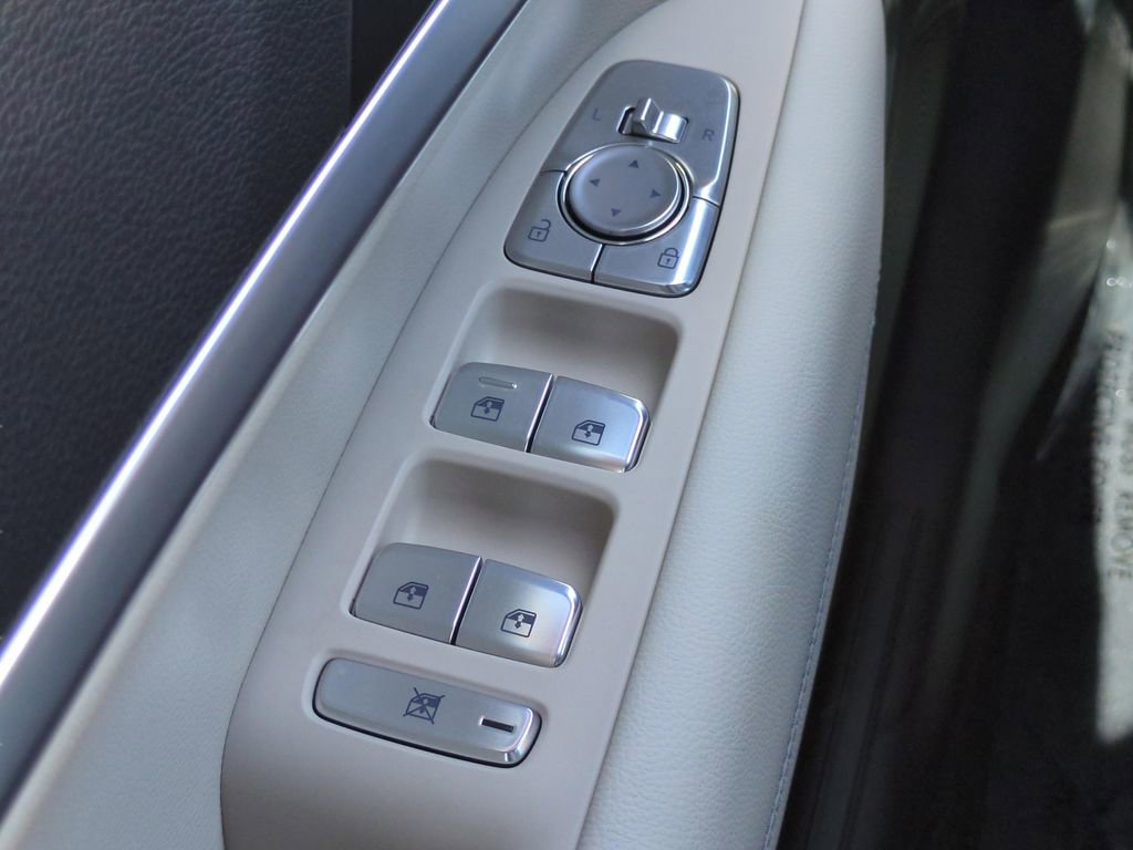 Used 2026 Genesis G70 2.5T image 21