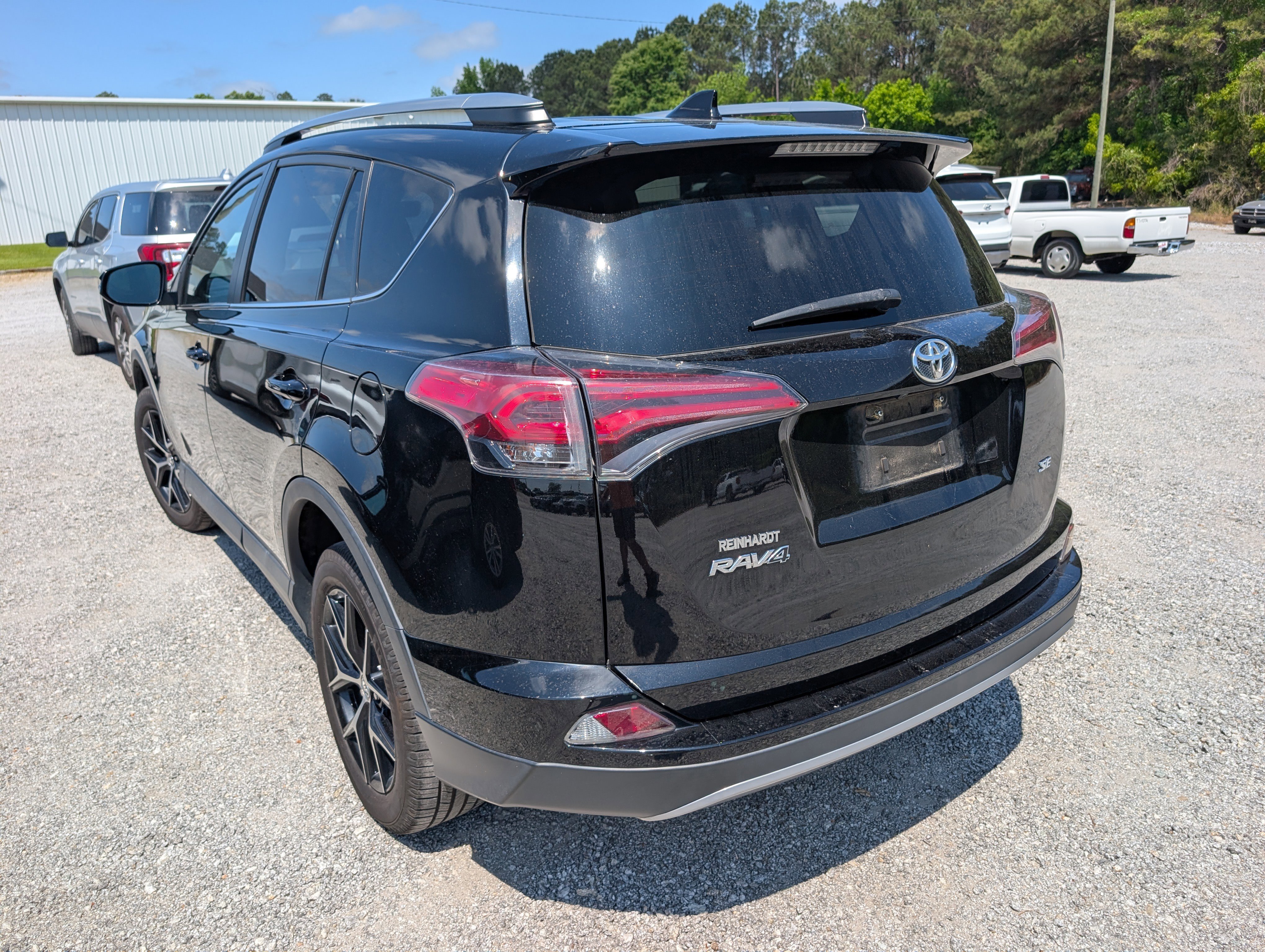 Used 2018 Toyota RAV4 SE w/ Power Extra Value Package FWD image 4
