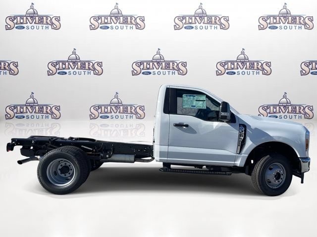 New 2026 Ford F350 XL w/ XL Chrome Package AWD/4WD image 2