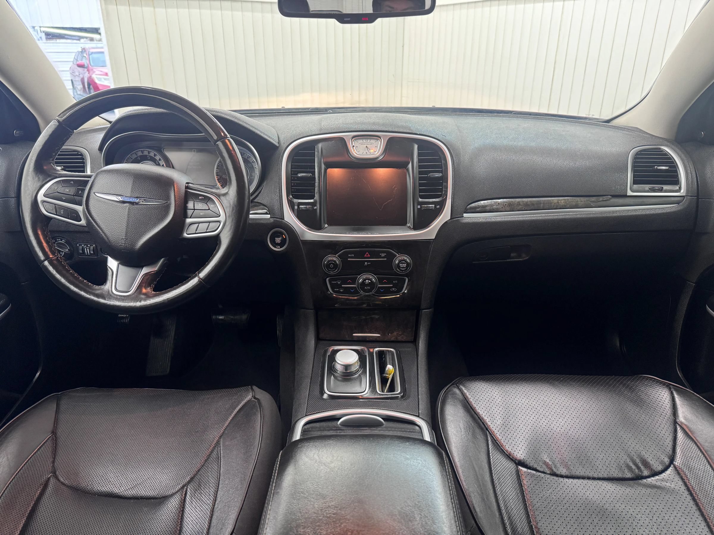 Used 2019 Chrysler 300 Limited AWD/4WD image 16