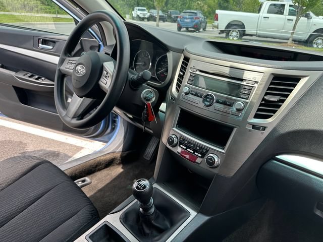 Used 2011 Subaru Outback 2.5i AWD/4WD image 31