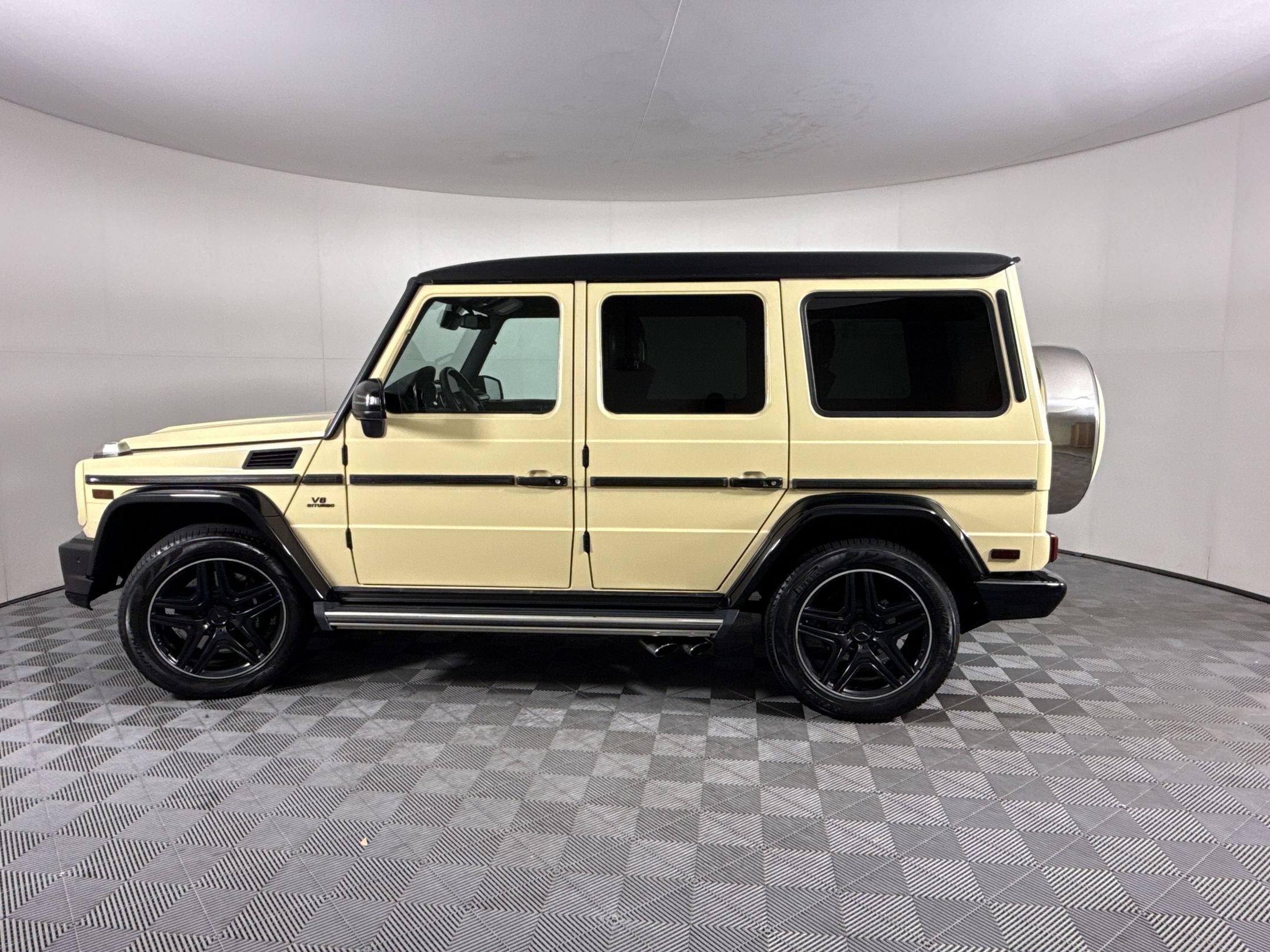 Used 2017 Mercedes-Benz G 63 AMG 4MATIC image 2