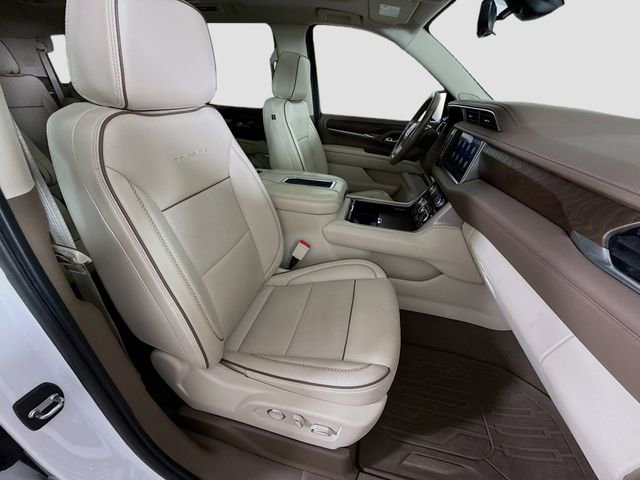 Used 2021 GMC Yukon Denali w/ Denali Premium Package image 29
