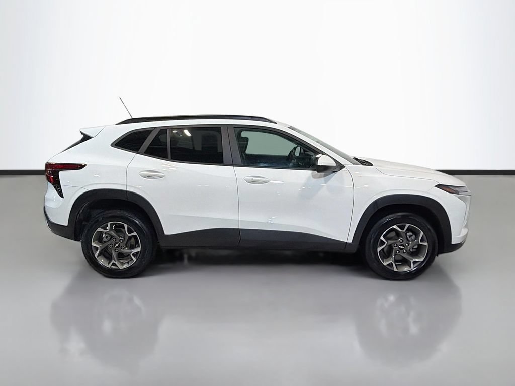 Used 2025 Chevrolet Trax LT w/ Driver Confidence Package FWD image 10