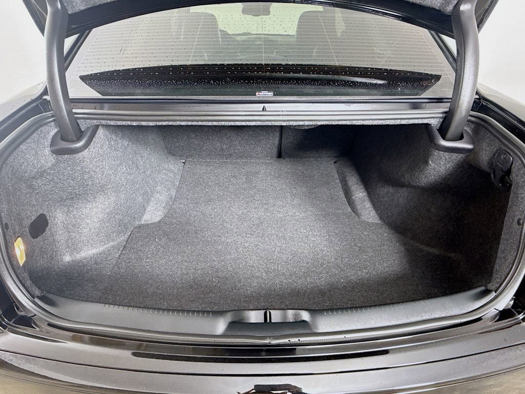 Used 2023 Chrysler 300 C image 26