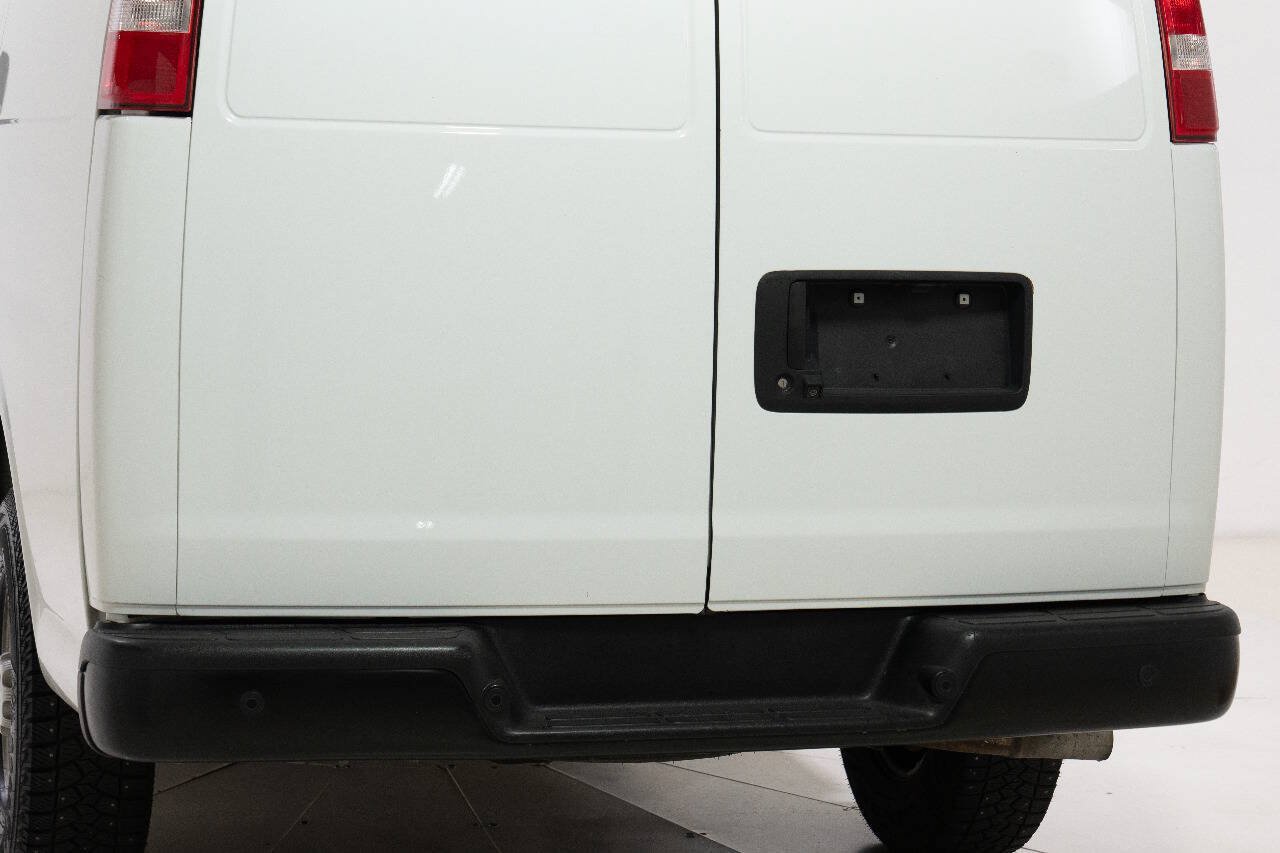 Used 2021 Chevrolet Express 2500 w/ Driver Convenience Package RWD image 19
