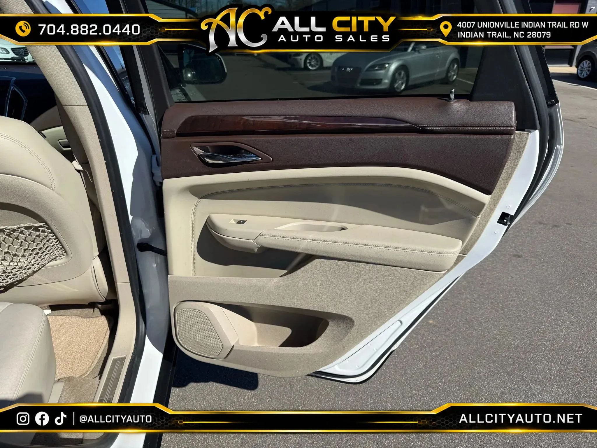 Used 2010 Cadillac SRX Premium FWD image 16