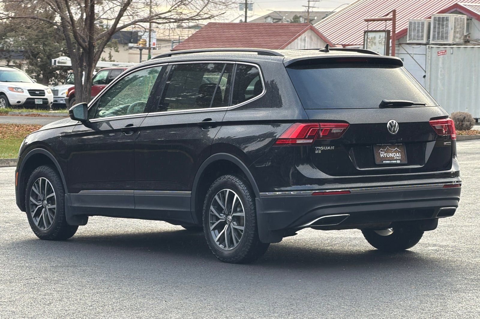 Used 2020 Volkswagen Tiguan SE w/ Panoramic Sunroof Package image 5