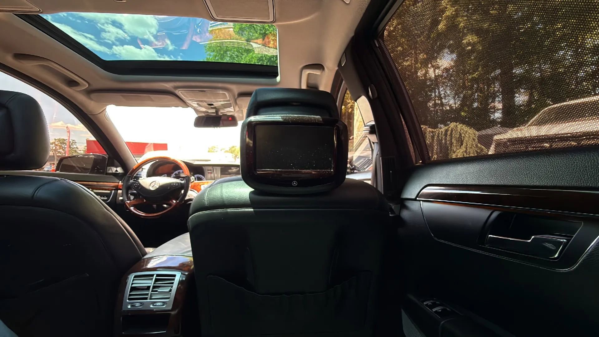 Used 2011 Mercedes-Benz S 550 4MATIC image 36