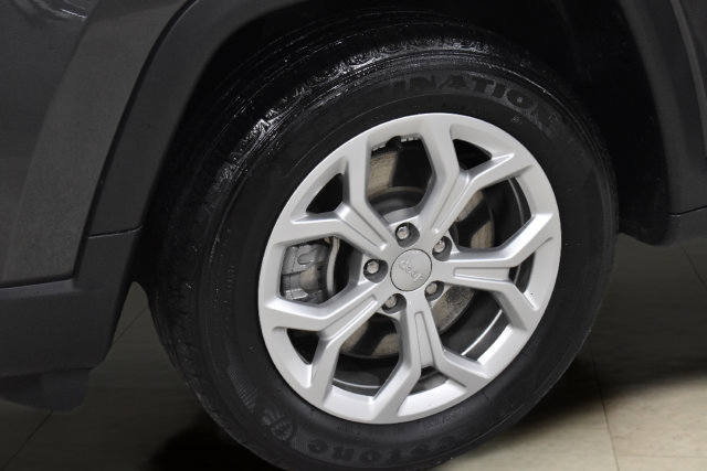 Used 2024 Jeep Compass Latitude AWD/4WD image 31