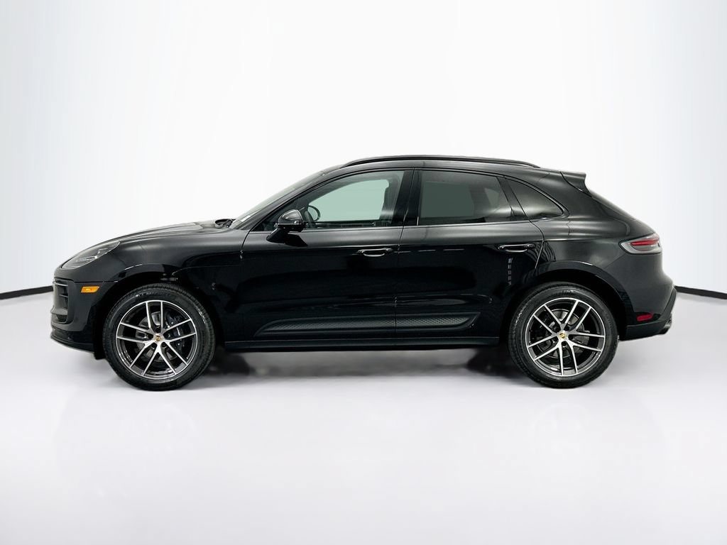 Used 2026 Porsche Macan AWD/4WD image 2