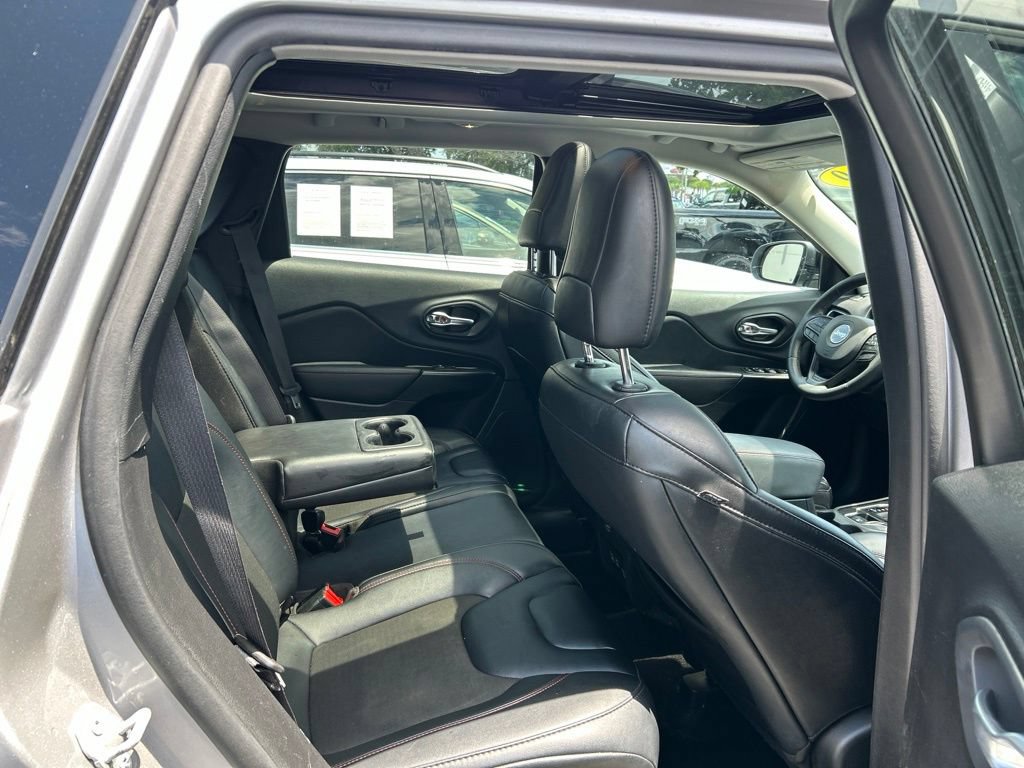 Used 2022 Jeep Cherokee Trailhawk w/ Sun, Sound & Nav Group AWD/4WD image 43